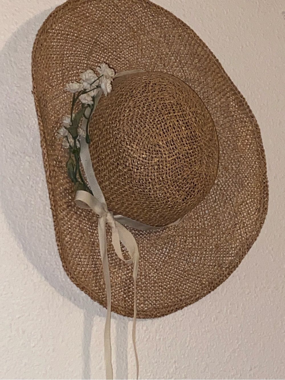 Natural Straw Sun Hat with Cream Ribbon & White Floral Accent
